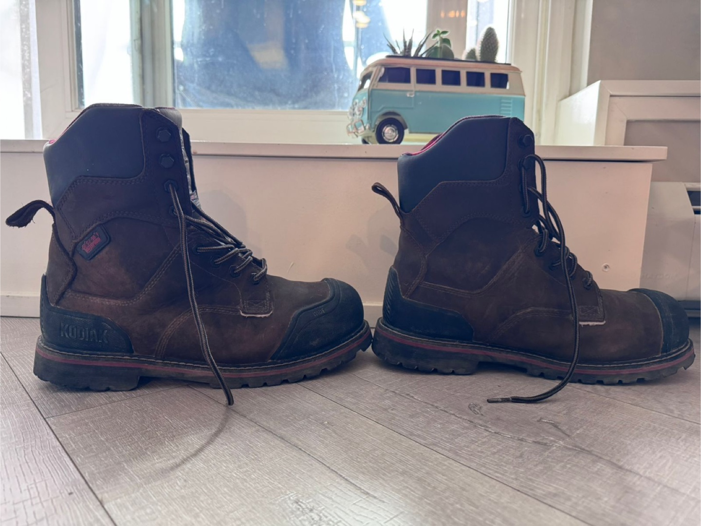 Kodiak Men’s Brown Leather Insulated Work Boots - Size 9XW