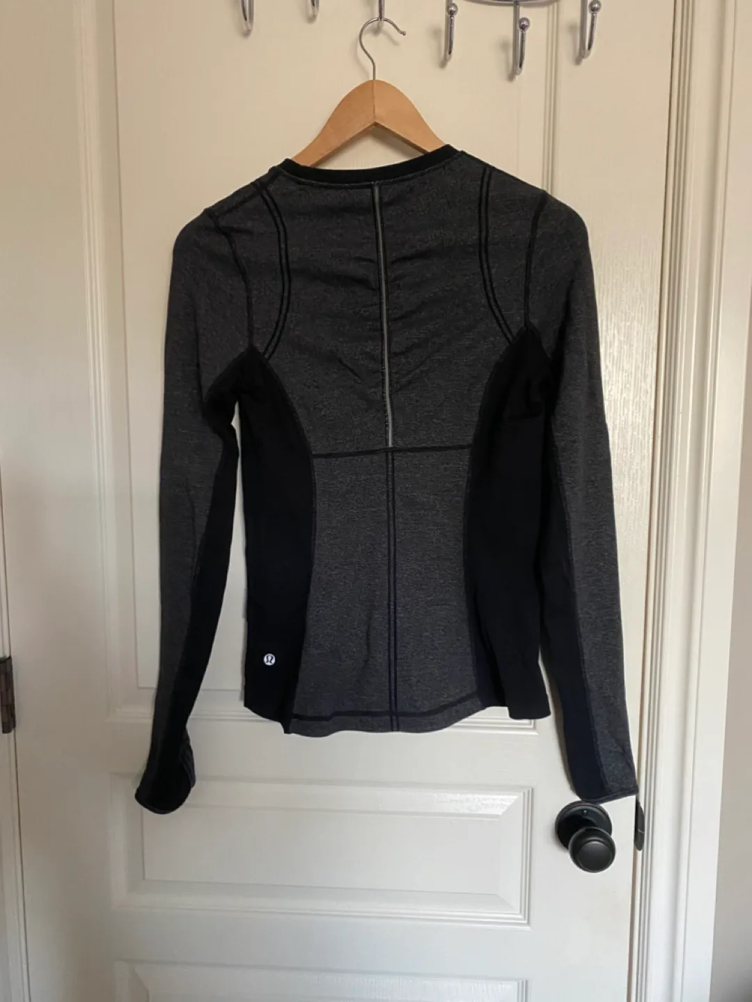 Lululemon long sleeve shirt size 6 image indicator(2)