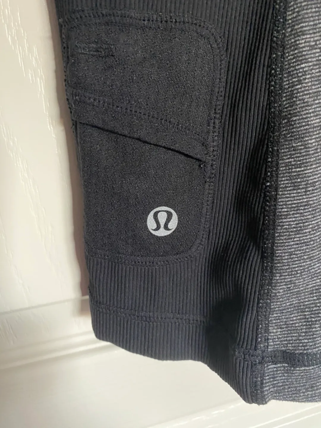 Lululemon long sleeve shirt size 6 image indicator(3)