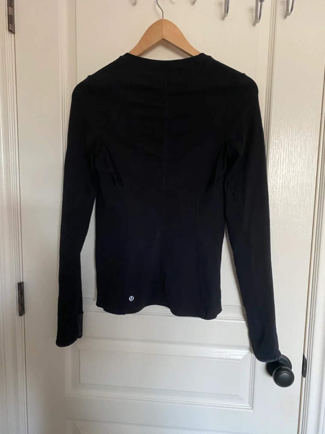 Lululemon long sleeve shirt size 6 image indicator(6)