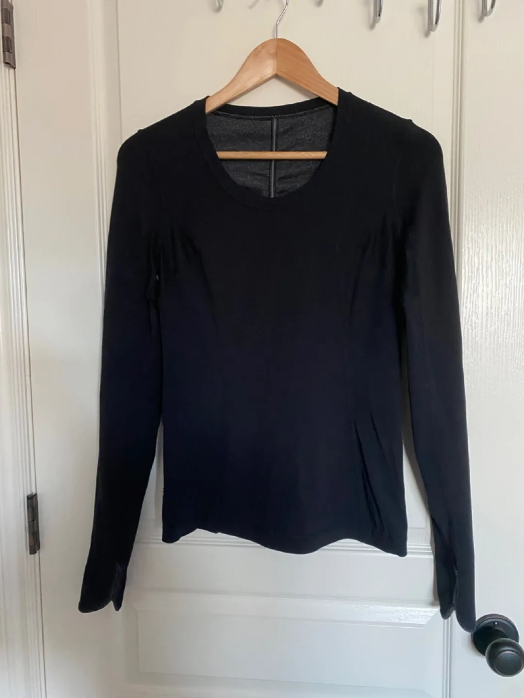 Lululemon long sleeve shirt size 6 image indicator(5)