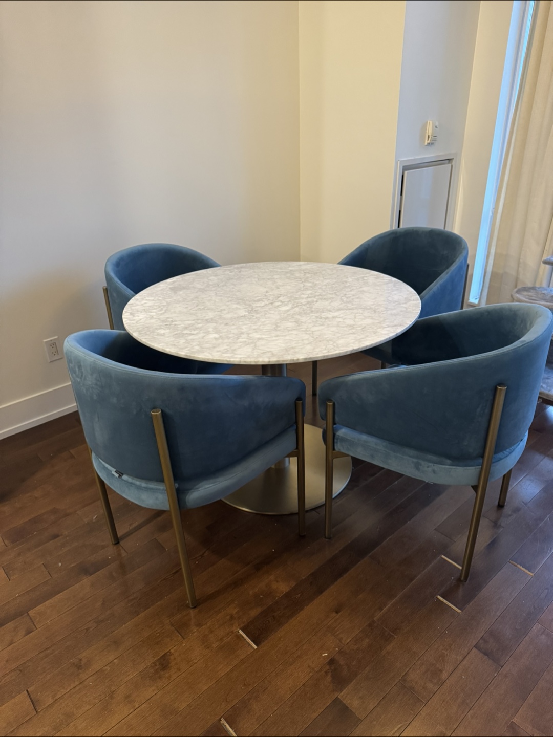 Elegant Dining Table – Modern Marble Table - photo 2