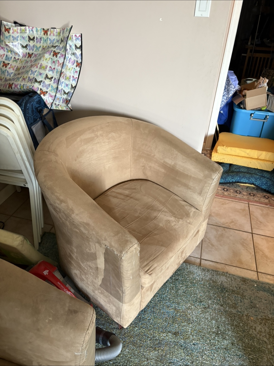 Beige bucket Accent Chair - photo 3