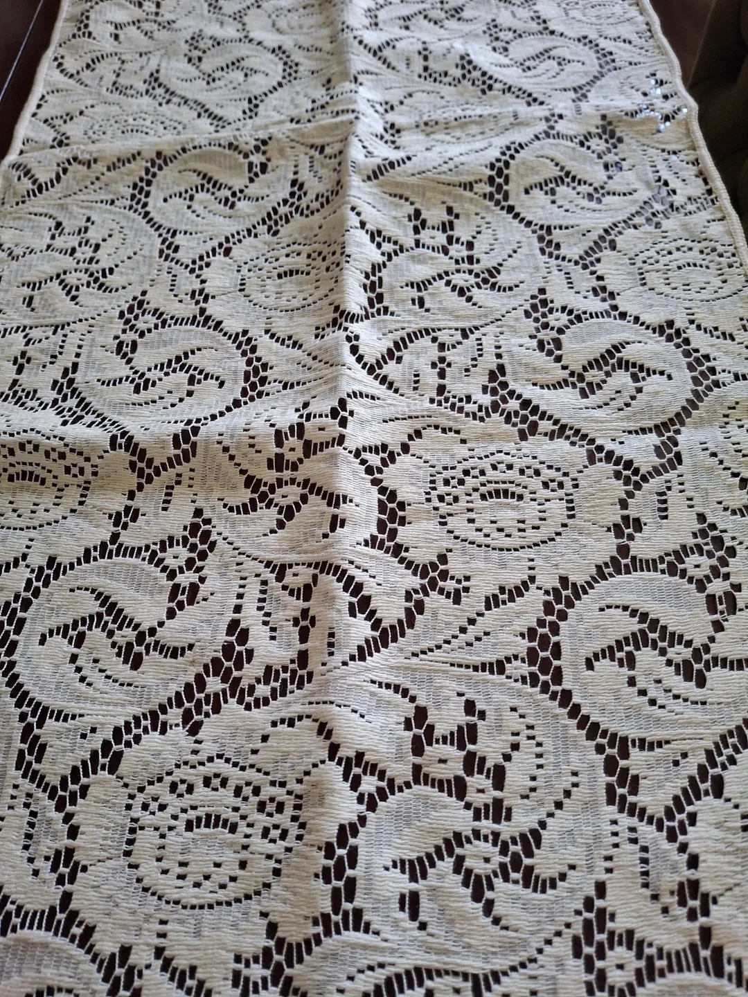 Lace table runners (2, priced per item) image indicator(3)