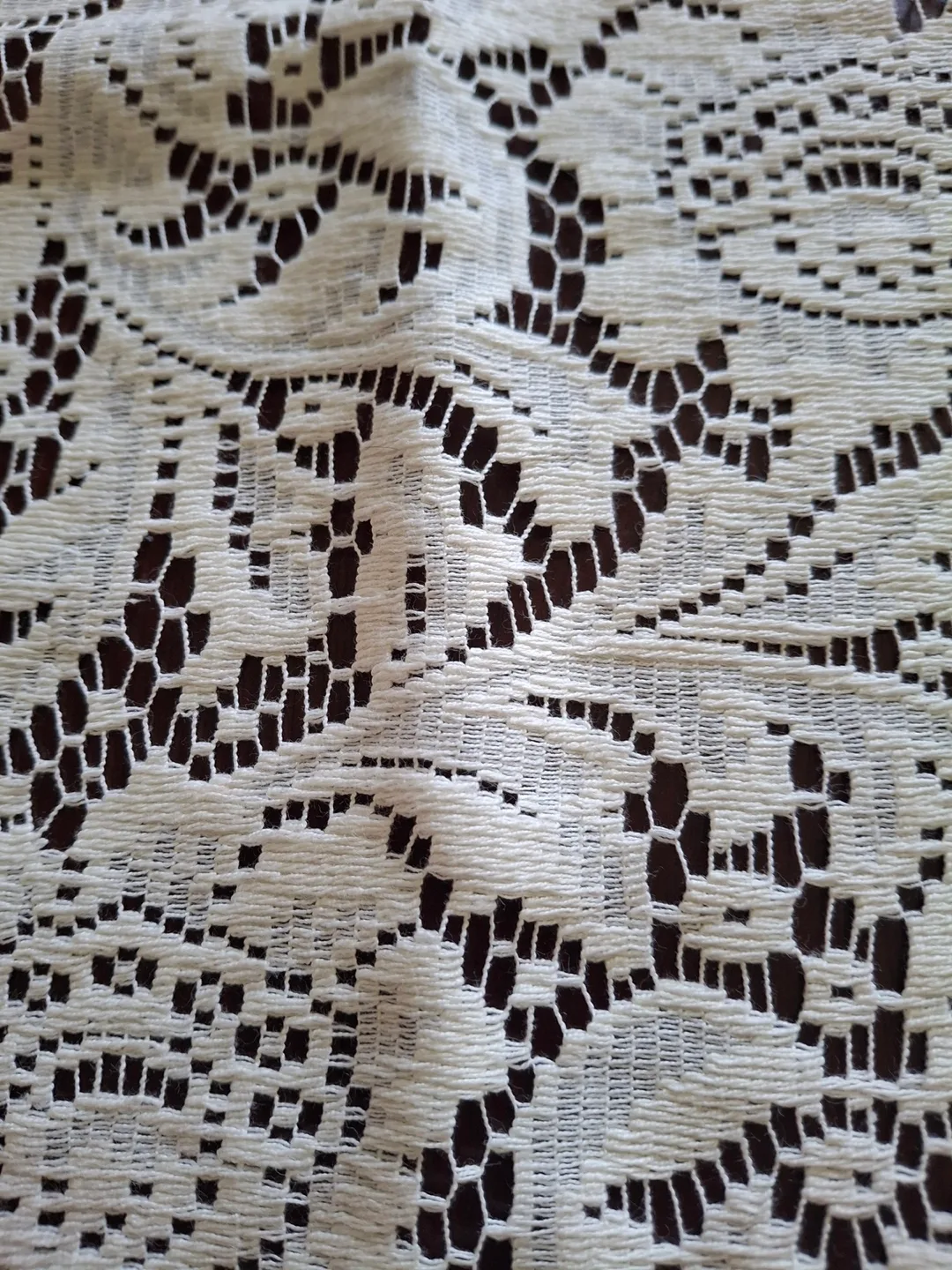 Lace table runners (2, priced per item) image indicator(4)