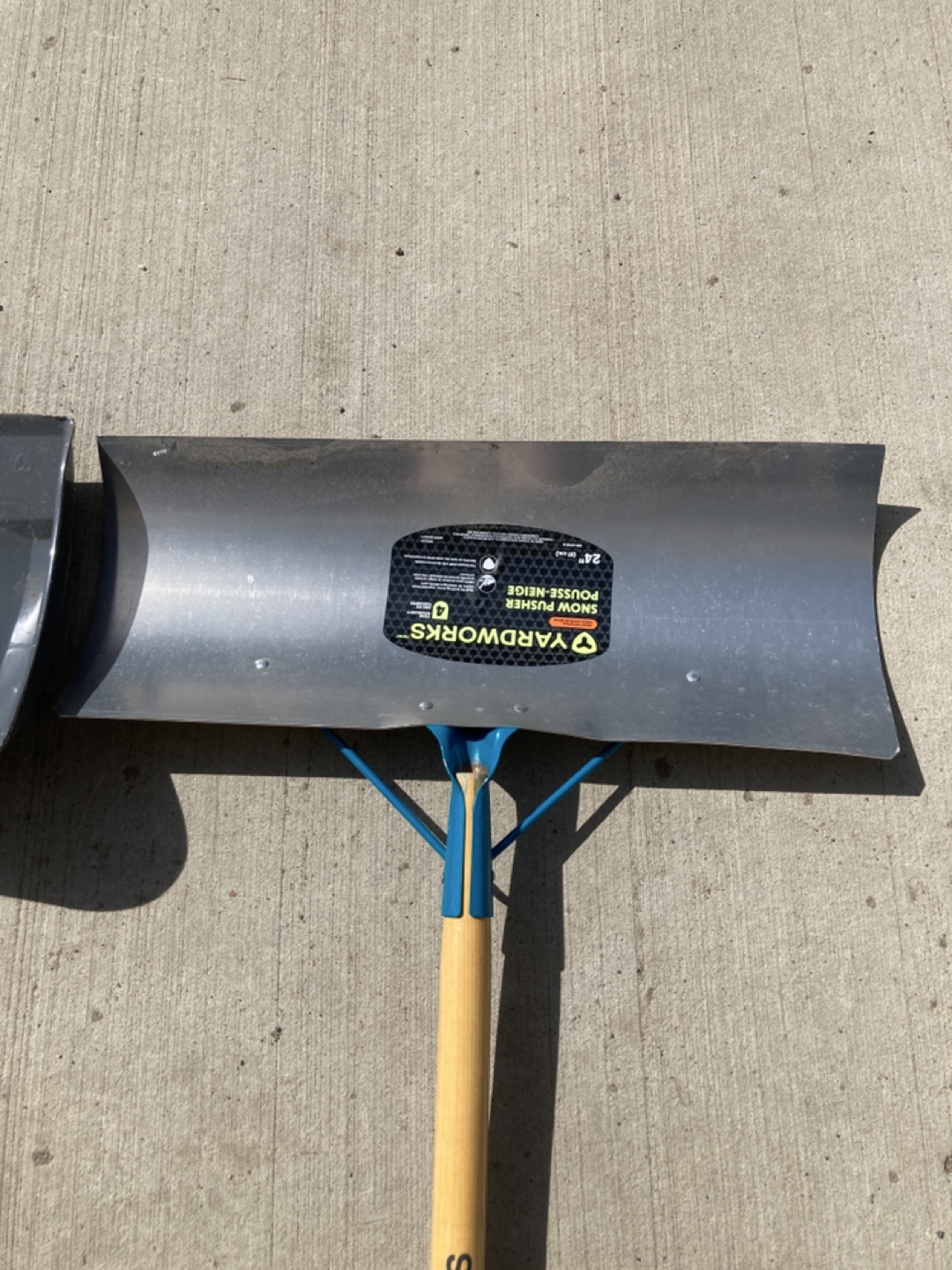 Three Yardworks Snow Shovels - photo 4