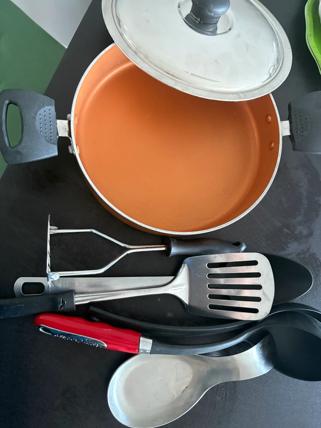 Copper-coloured Frying Pan Set with Utensils thumbnail