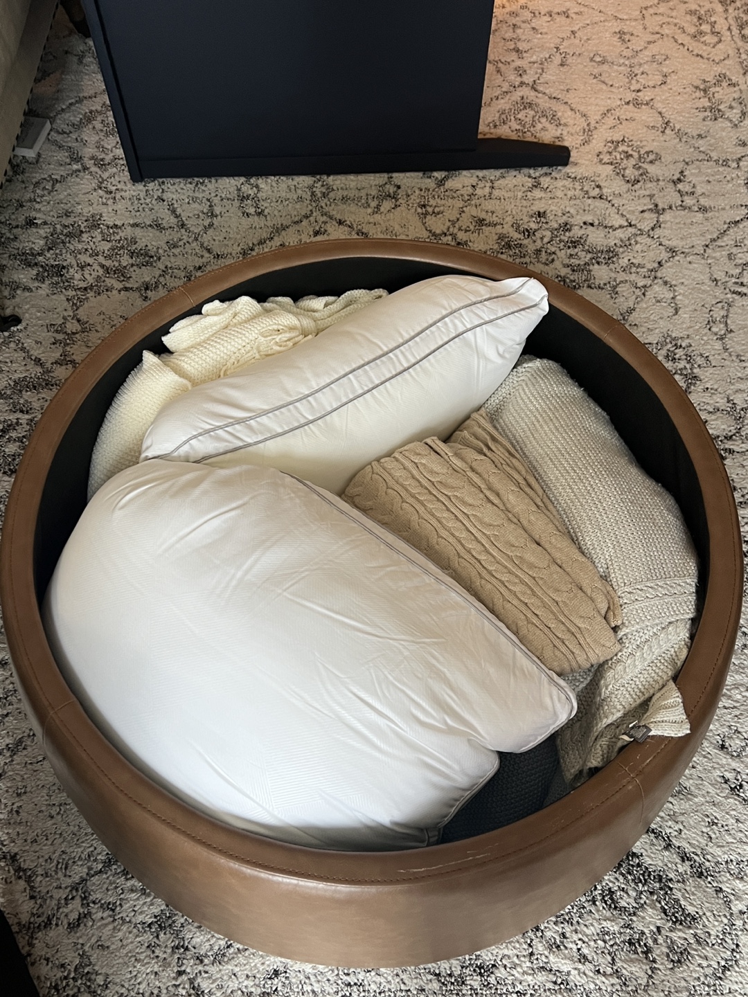 Round Leather Ottoman with storage - photo 2