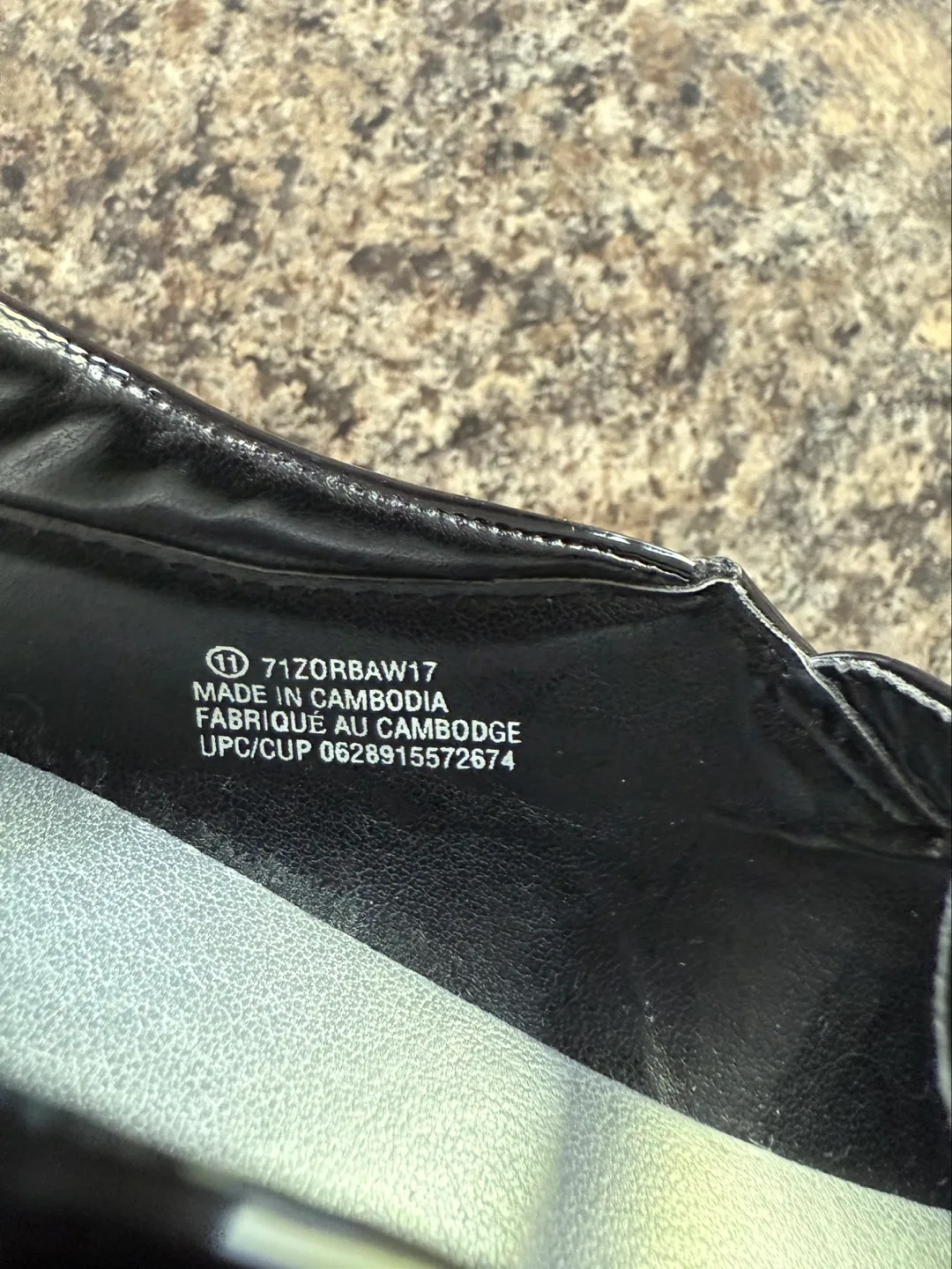 Girls' Black Patent Leather shoes with Pom-poms image indicator(3)