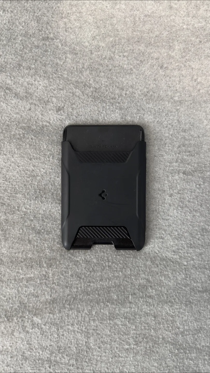 Spigen Rugged Armor MagSafe Card Holder thumbnail