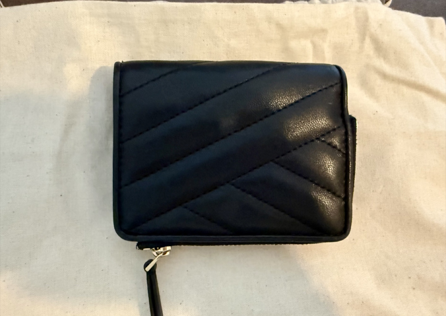 Tory Burch Black Quilted Leather Zip Wallet - photo 3