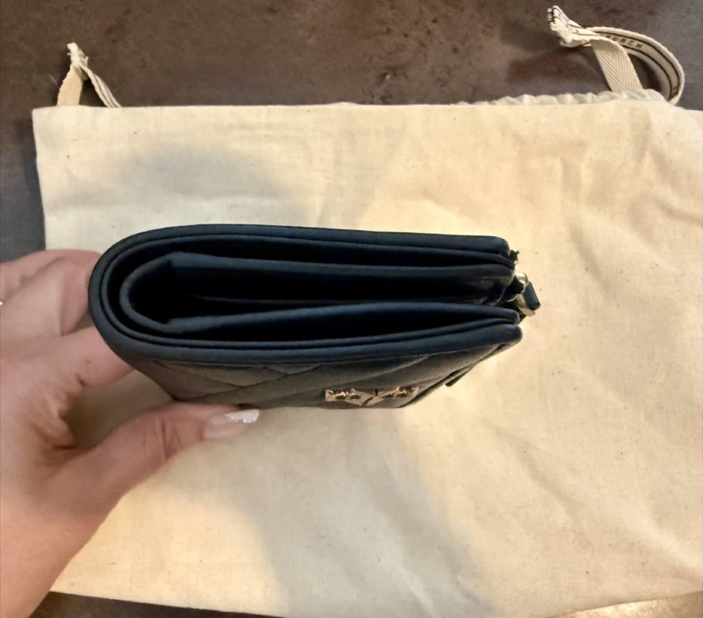 Tory Burch Black Quilted Leather Zip Wallet - photo 5