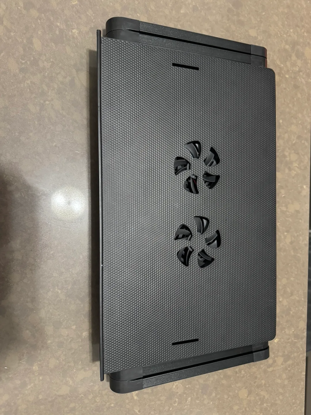 Large laptop stand with cooling fan thumbnail