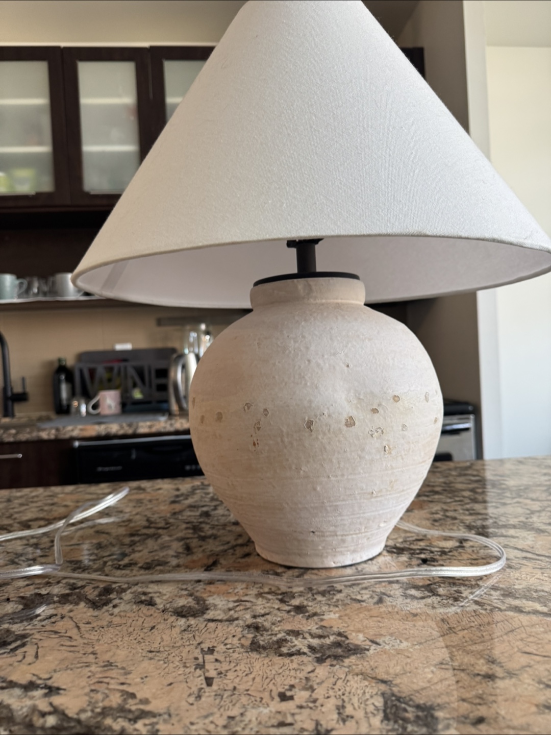 Cream ceramic table lamp with conical shade - photo 2
