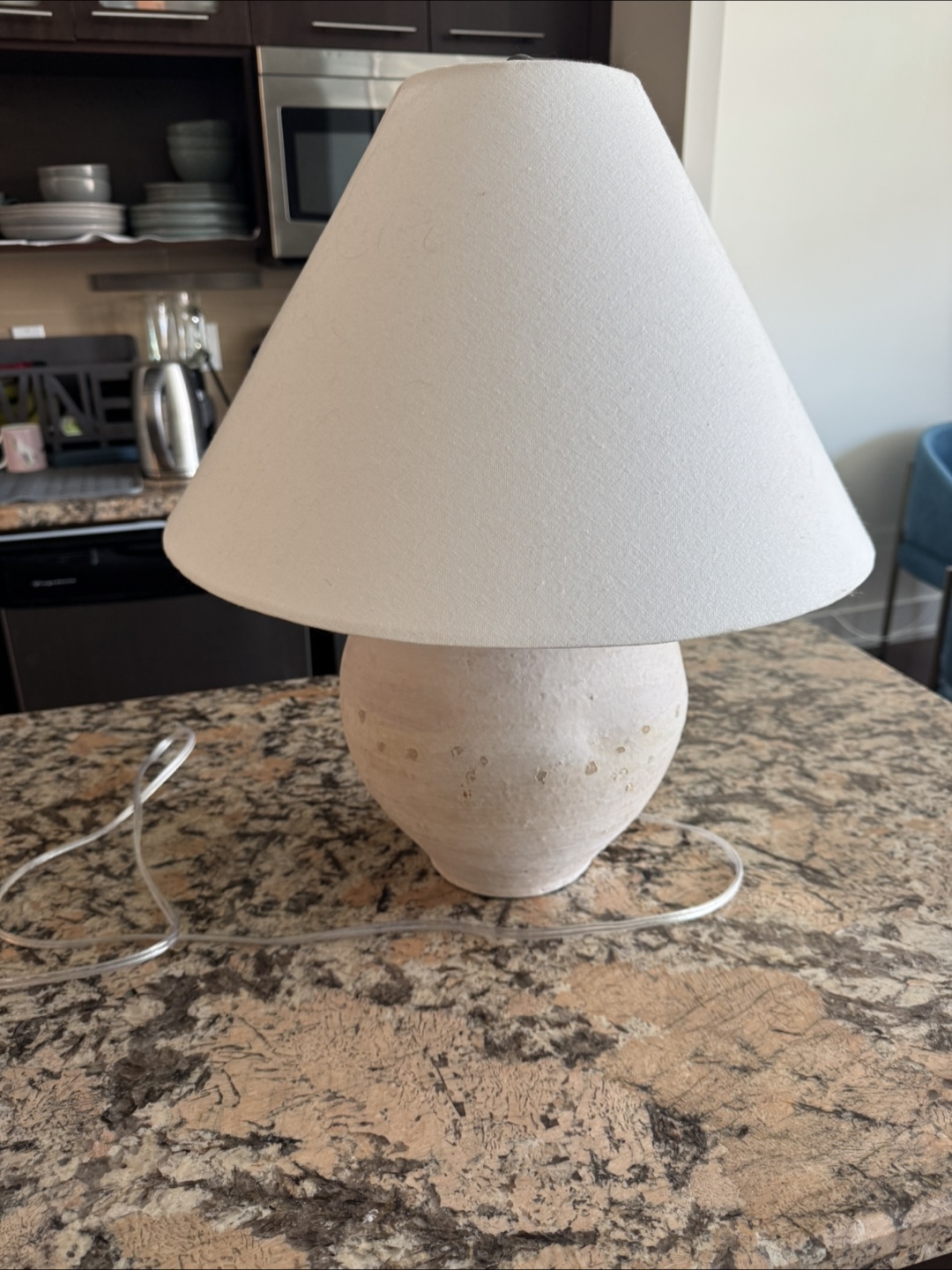 Cream ceramic table lamp with conical shade - photo 3