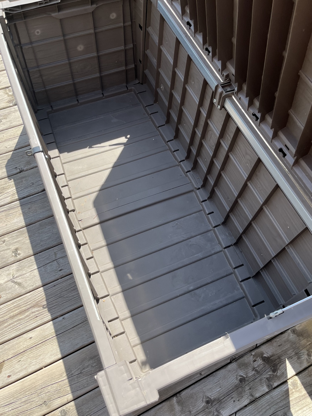 Large Outdoor Storage Box/ Deck Box - photo 2