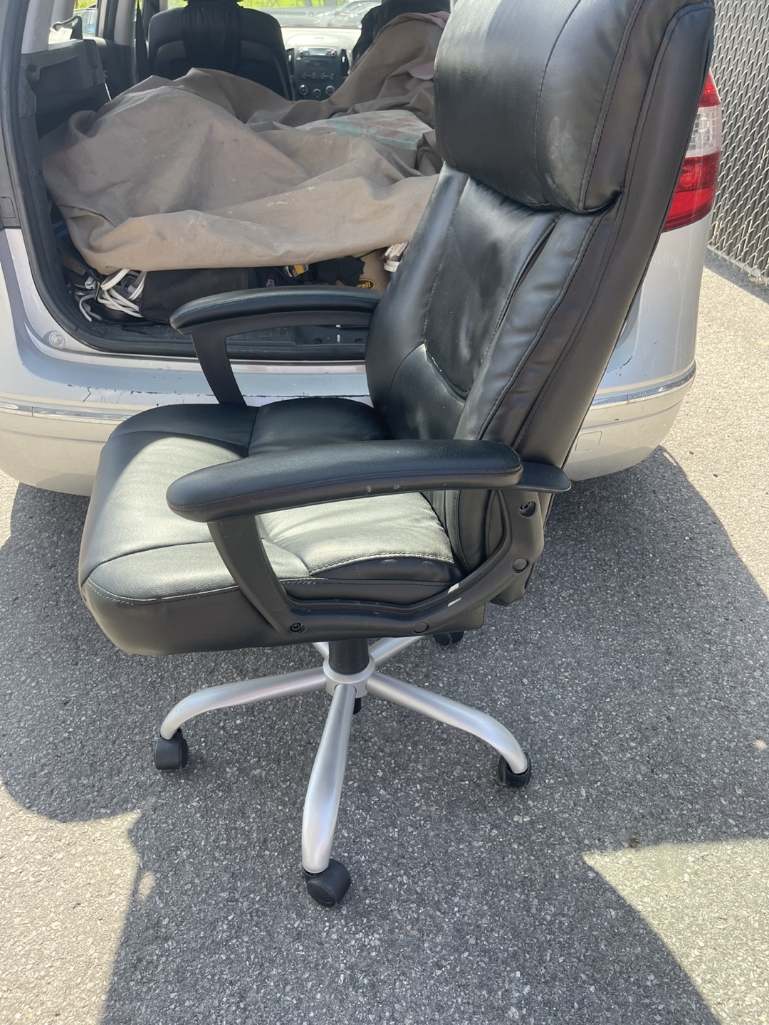 Black Leather Executive Office Chair - photo 2