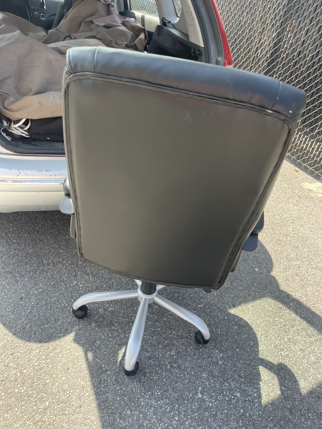 Black Leather Executive Office Chair - photo 3