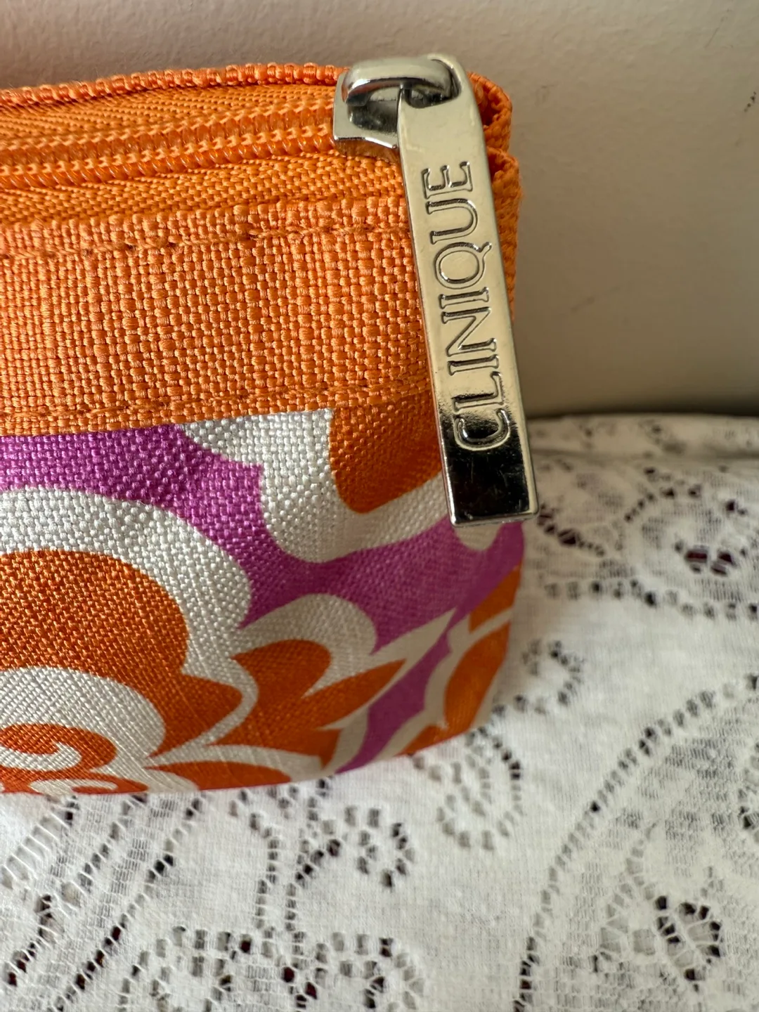 Clinique Zippered Cosmetic Bag (gently used) image indicator(3)