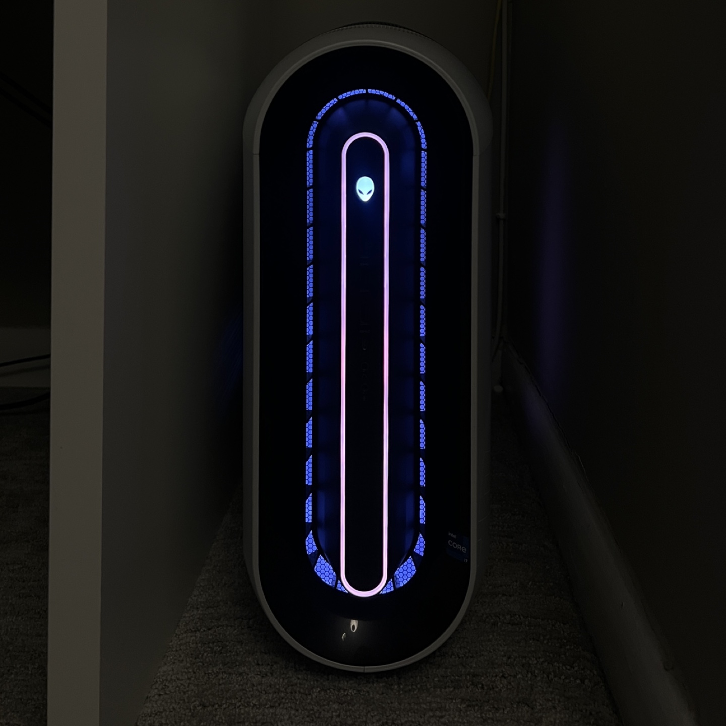 Alienware Aurora R12 Gaming PC in Lunar Light (white)