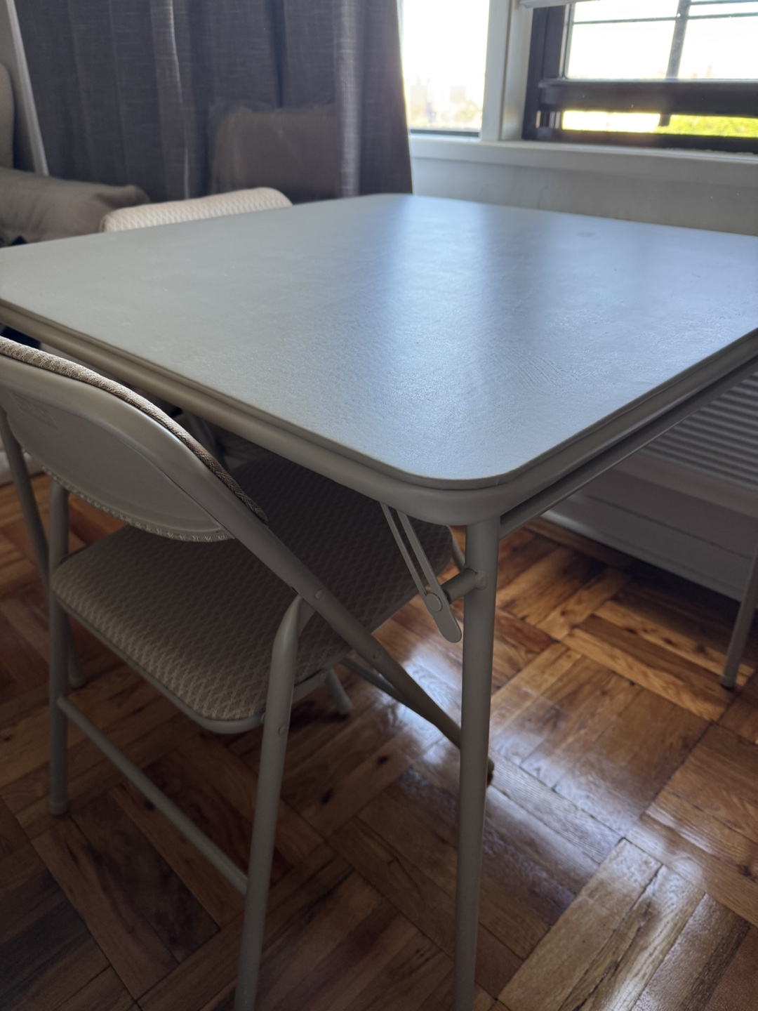 5 Piece Dining Table and Chair Set