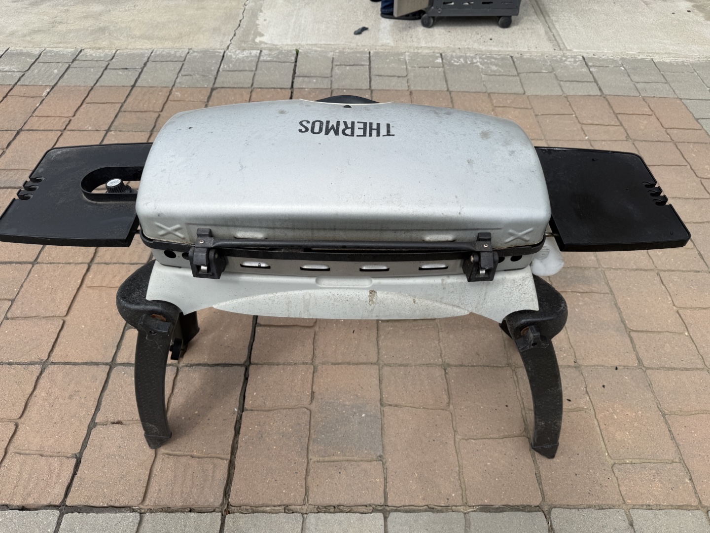 Thermos Grill 2 Go Portable Tabletop Gas BBQ - photo 4