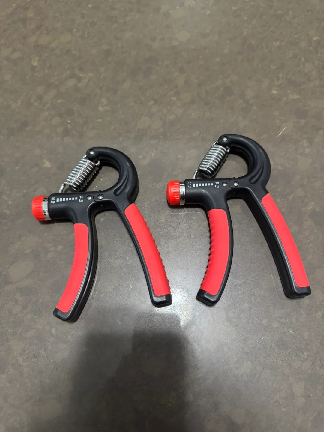Resistance grip strengthener thumbnail