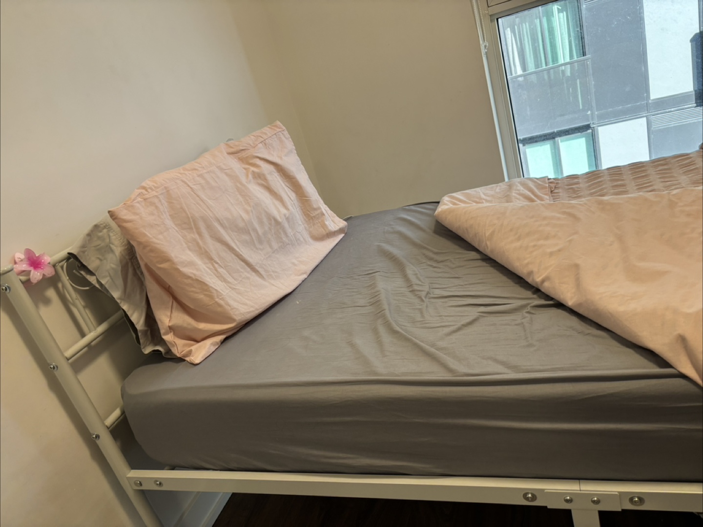Single Metal Bed Frame with 8 inch mattress- White - photo 3