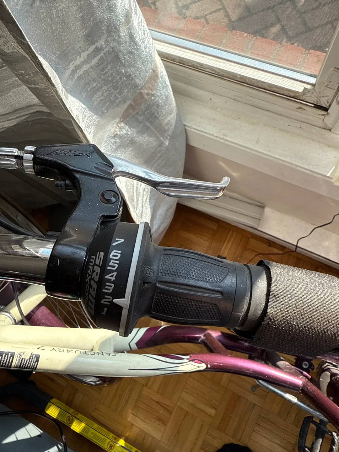 Used Women's Schwinn Cruiser Bicycle image indicator(5)