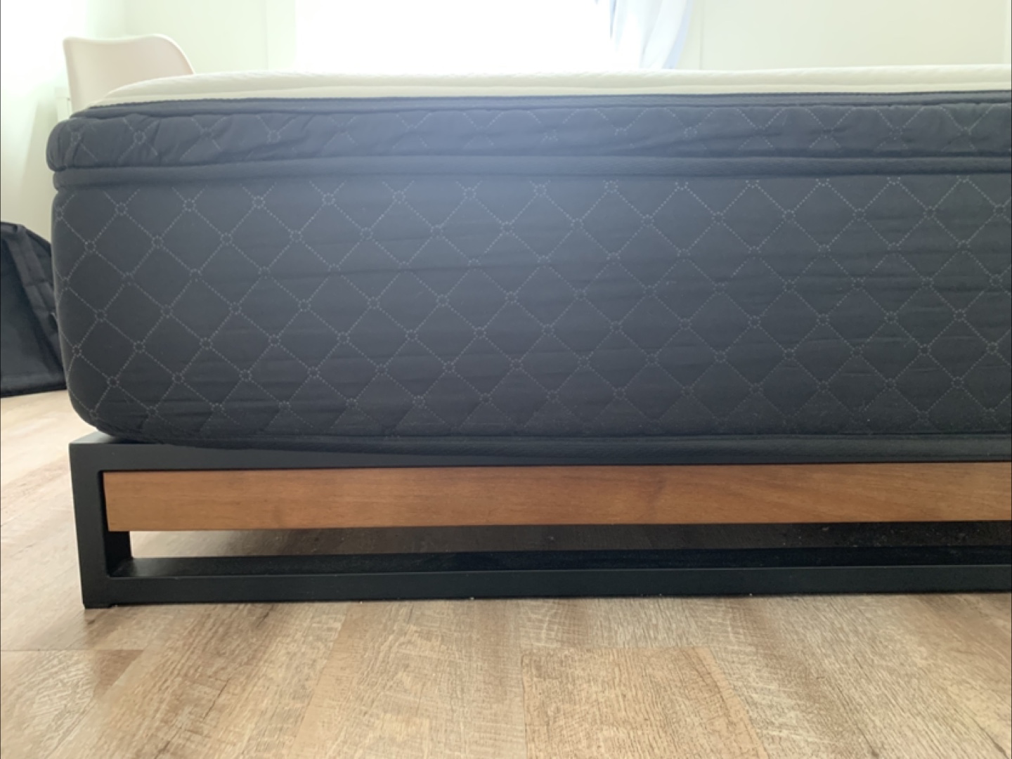 Queen Low Bed Frame Minimalist Style - photo 2