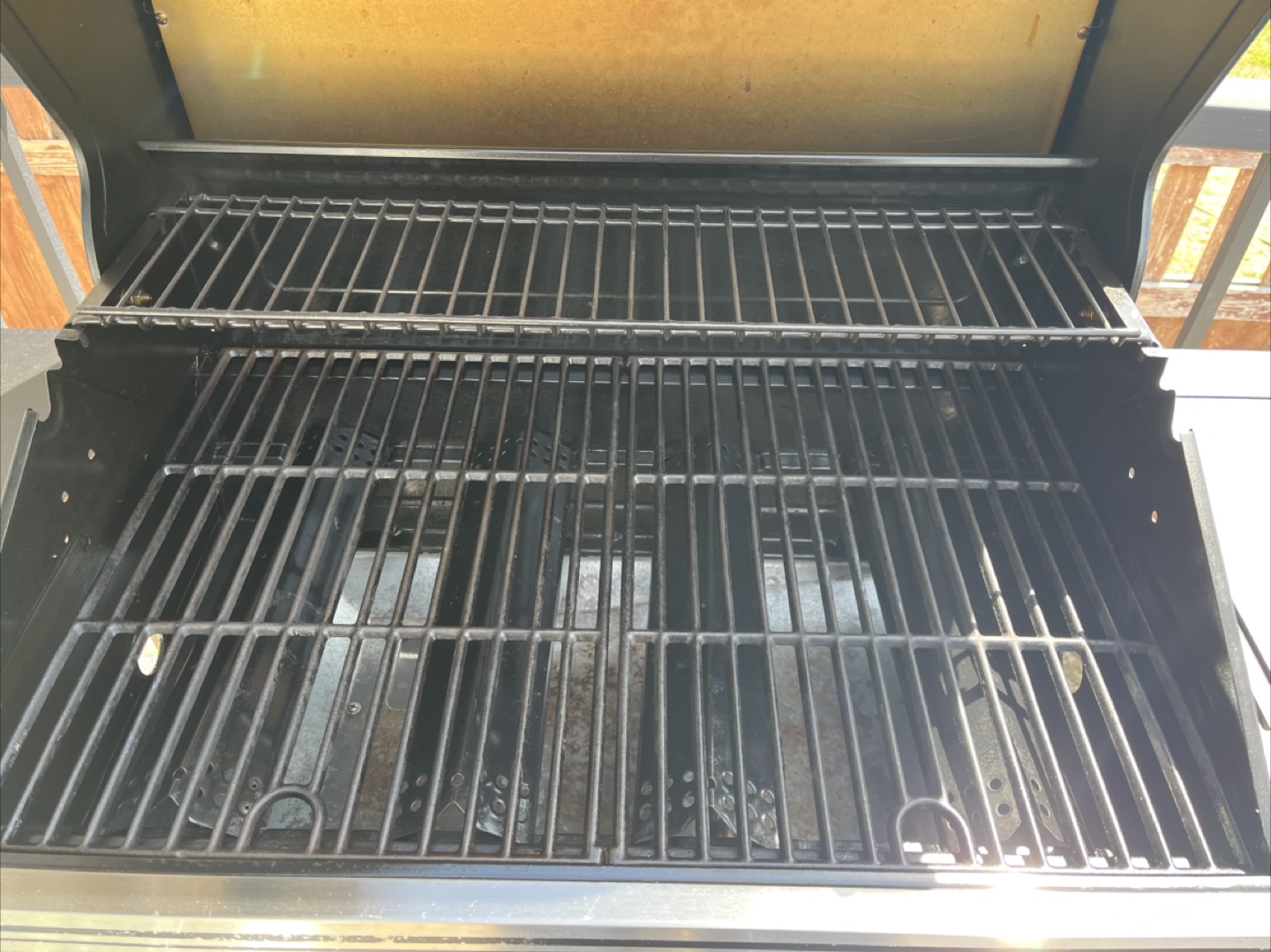 4-Burner Propane BBQ Grill with Tank and Cover - photo 5