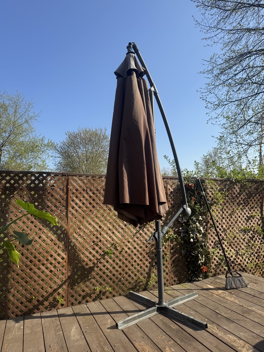 Cantilever Patio Umbrella