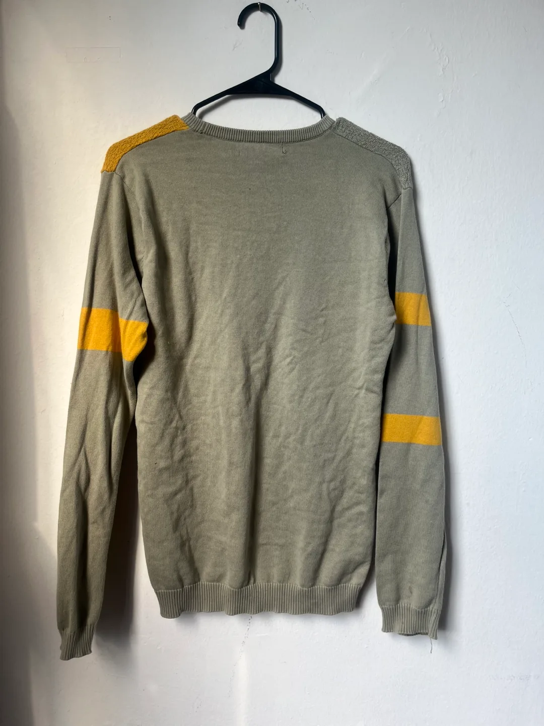 Unique Colour-Block Knit Sweater image indicator(2)