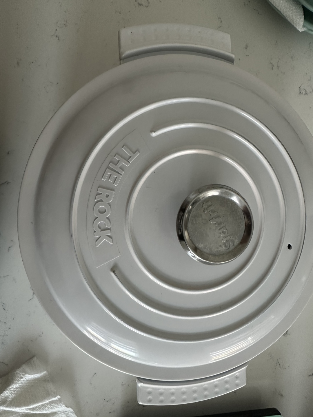 The Rock Oval White Electric Pot