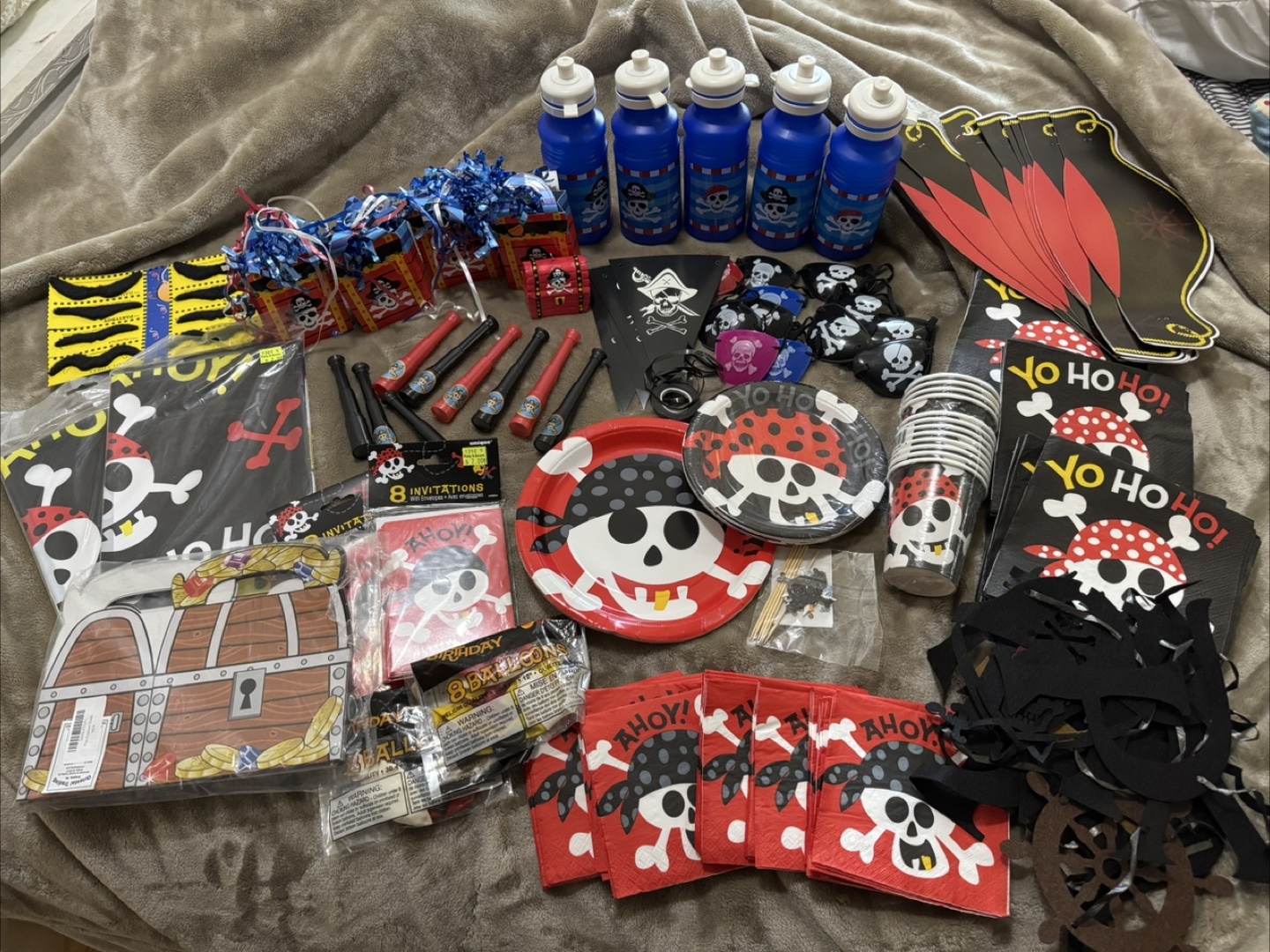 Pirate Party Supplies Bundle - photo 5