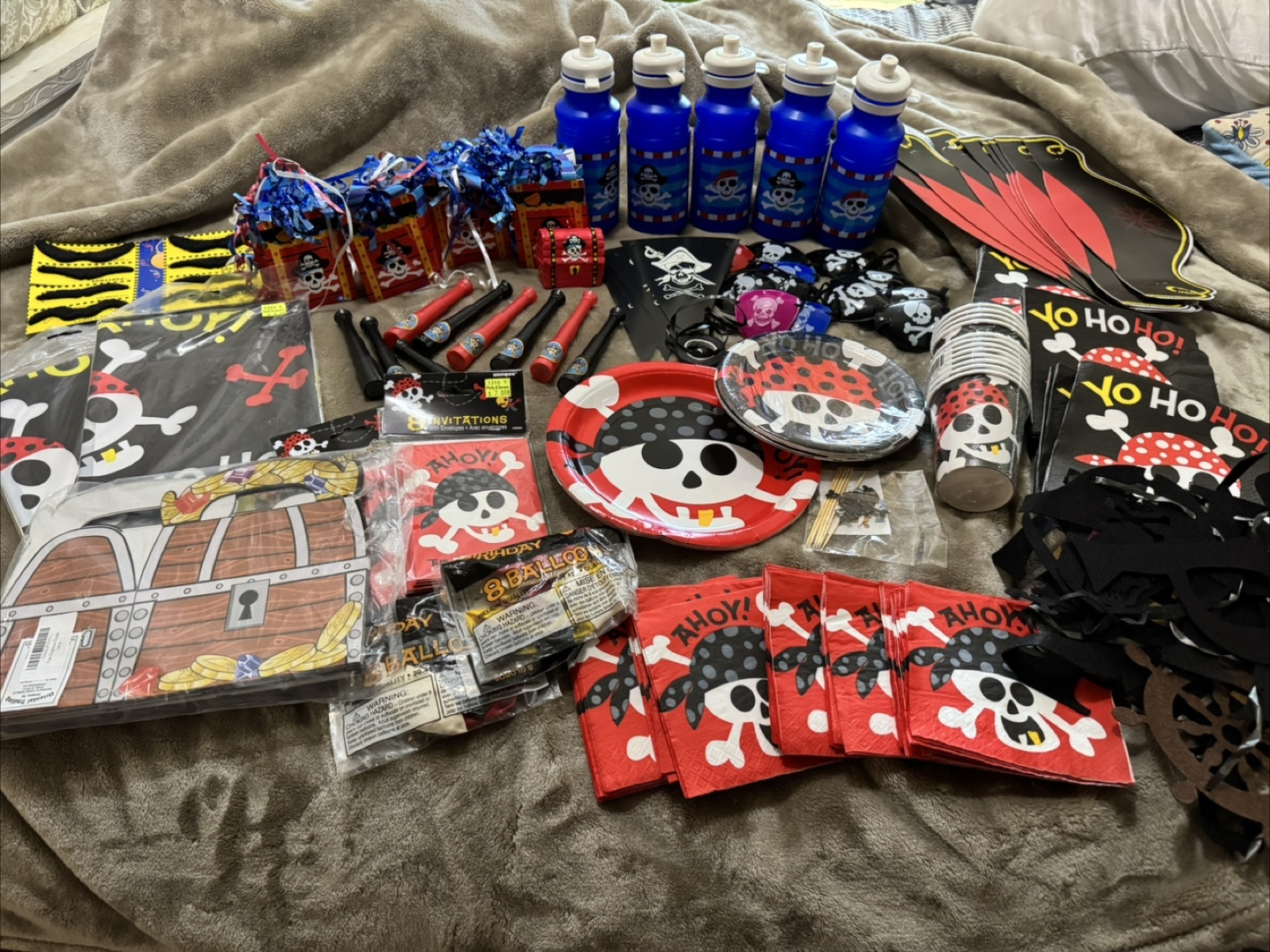 Pirate Party Supplies Bundle - photo 4