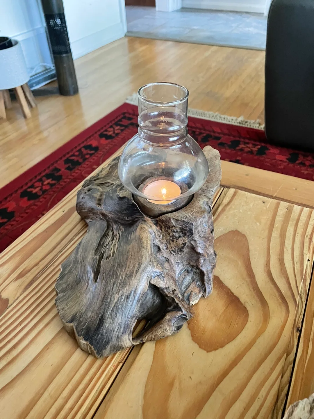 Driftwood candle holder with glass hurricane image indicator(5)
