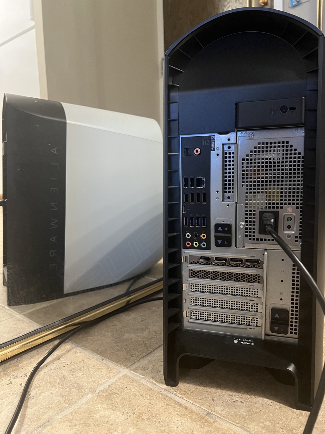Alienware Aurora R12 Gaming PC in Lunar Light (white) - photo 3