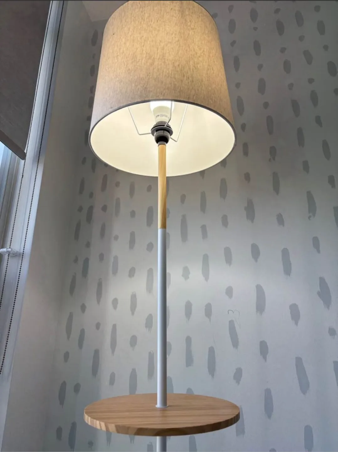Structube Floor Lamp with Side Table image indicator(5)