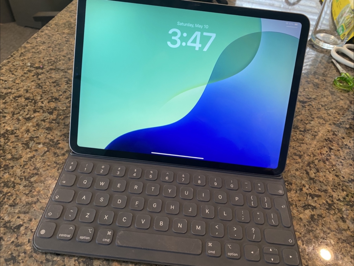 iPad Pro 11-inch with official Keyboard - photo 2
