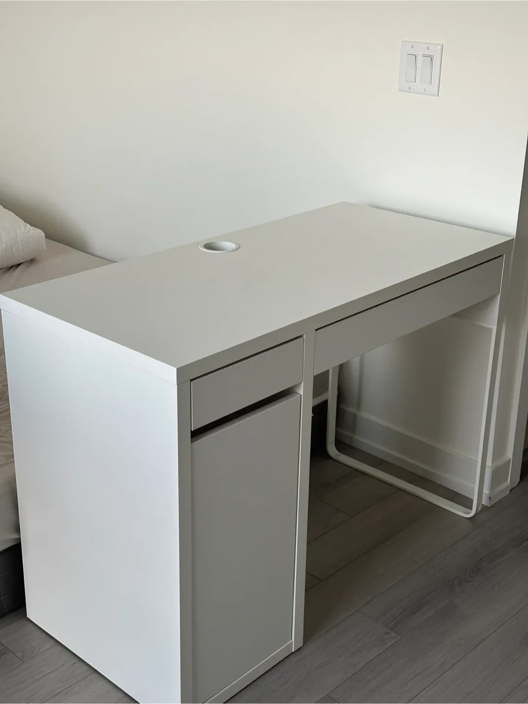 White Desk with Drawers and Cabinet (IKEA Micke) thumbnail