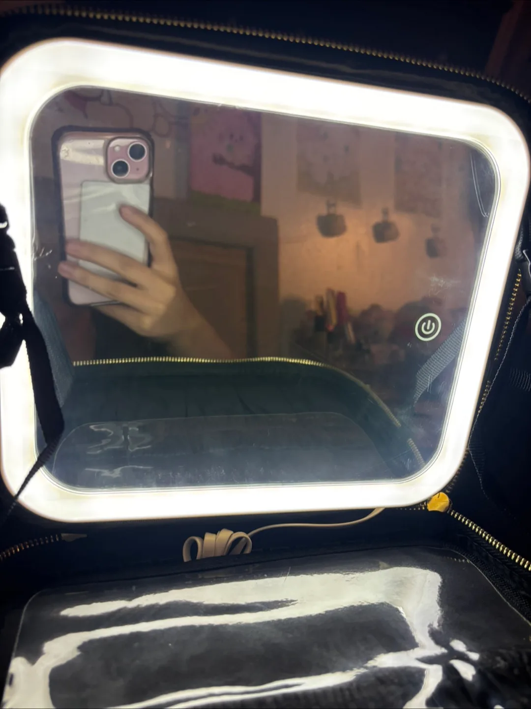 LED Lighted Travel Makeup Case image indicator(3)