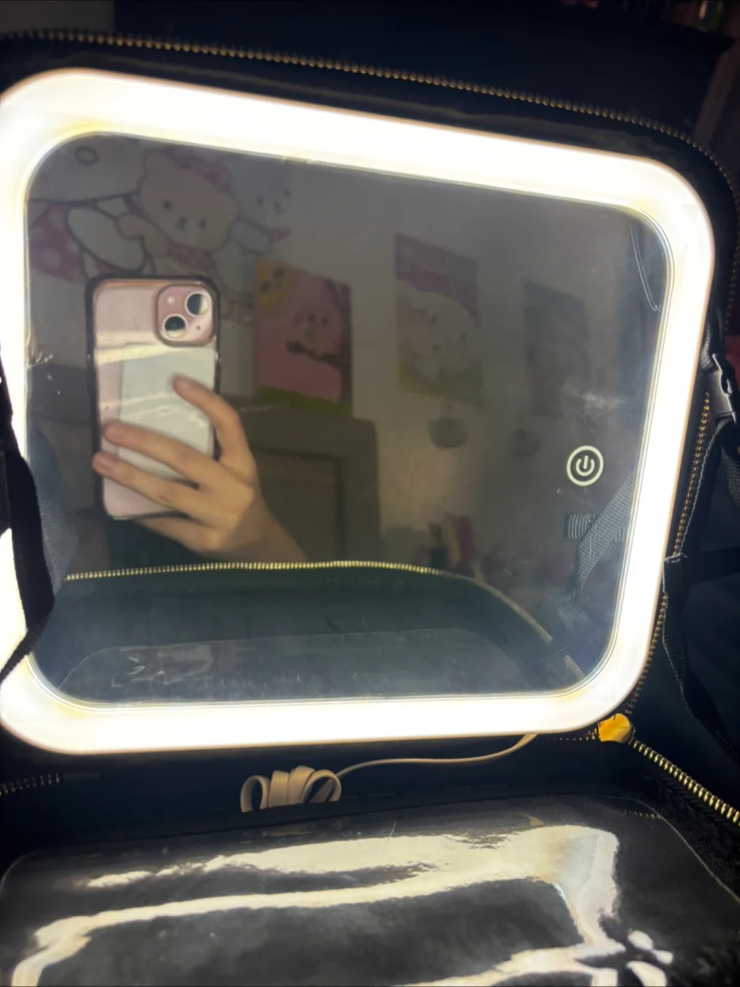 LED Lighted Travel Makeup Case image indicator(5)