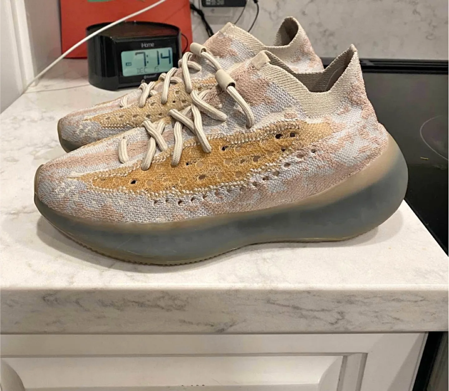 Yeezy 380 Boost Adidas image indicator(5)