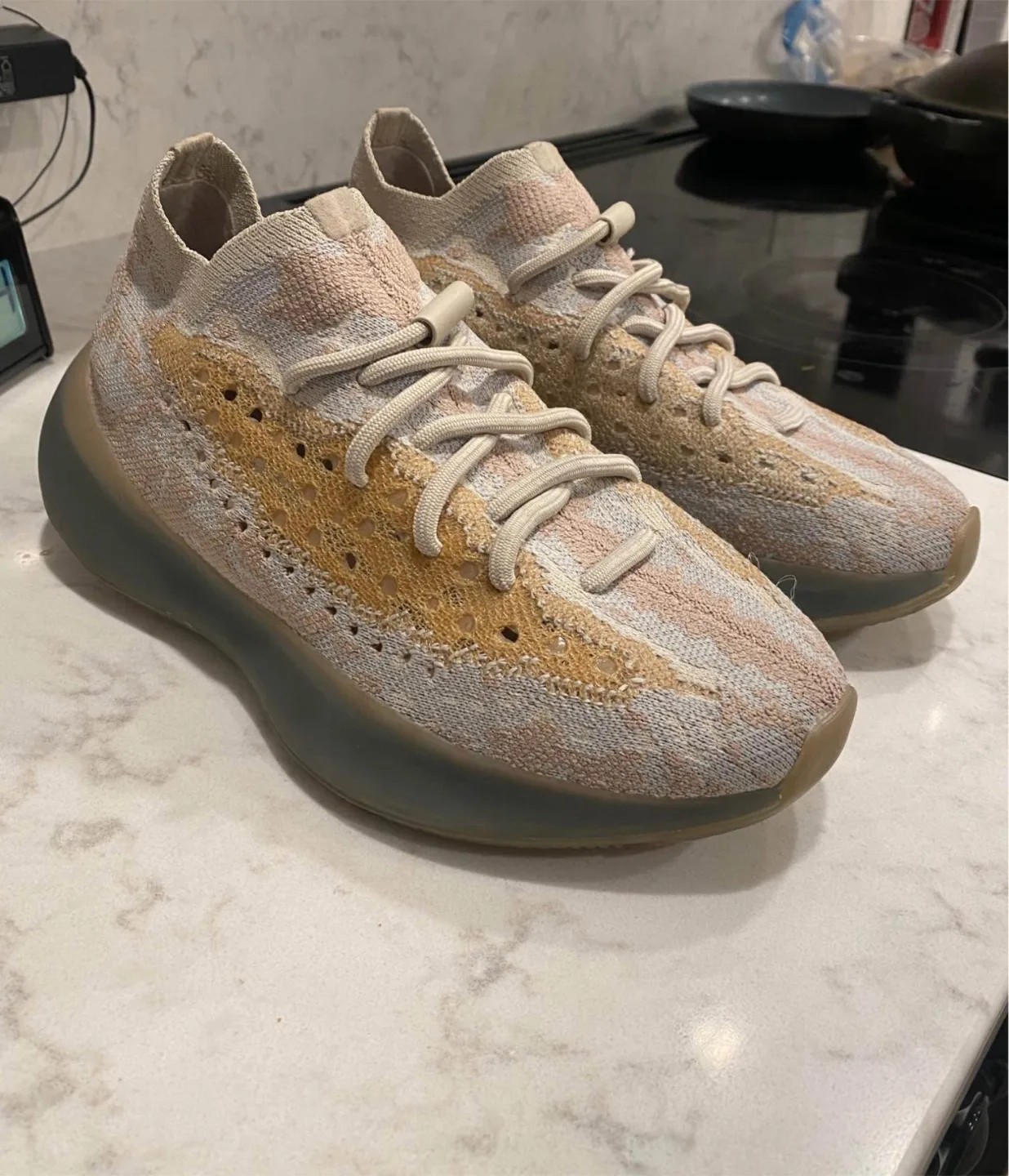 Yeezy 380 Boost Adidas image indicator(4)