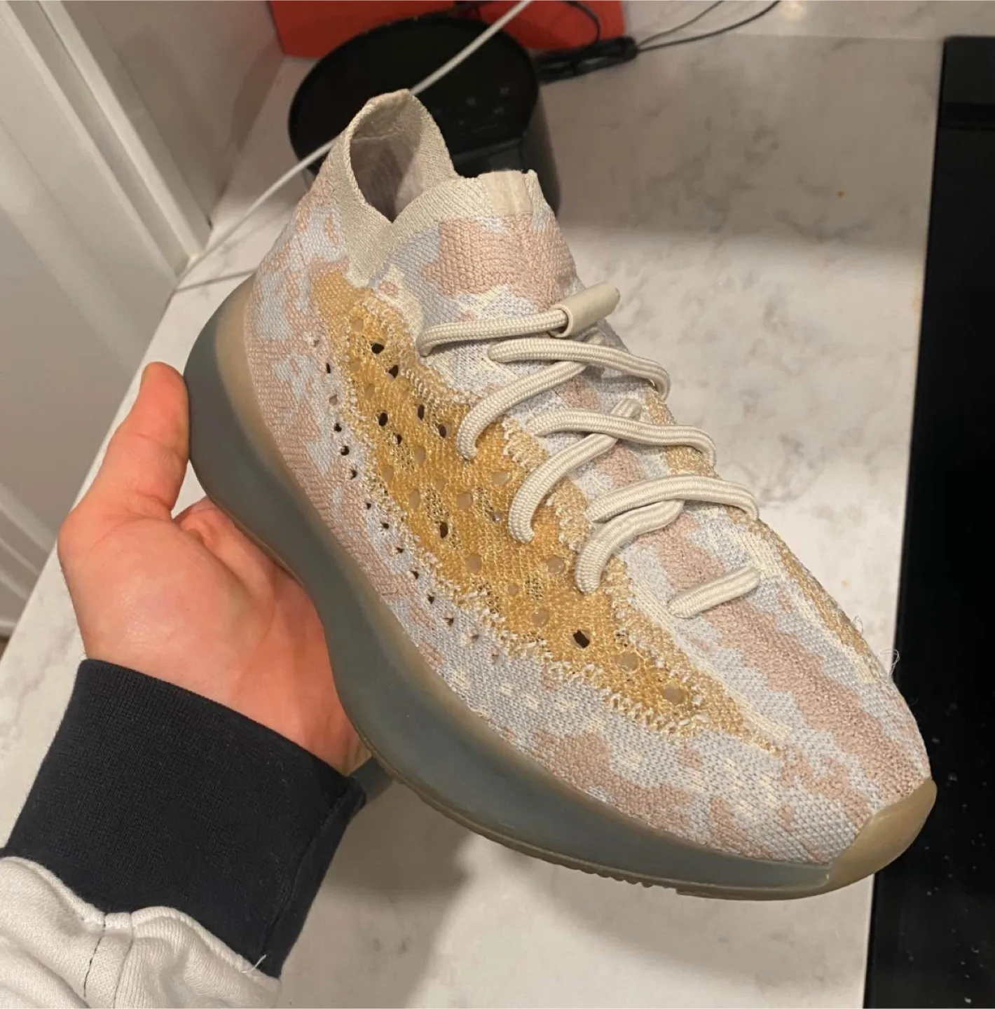 Yeezy 380 Boost Adidas image indicator(2)