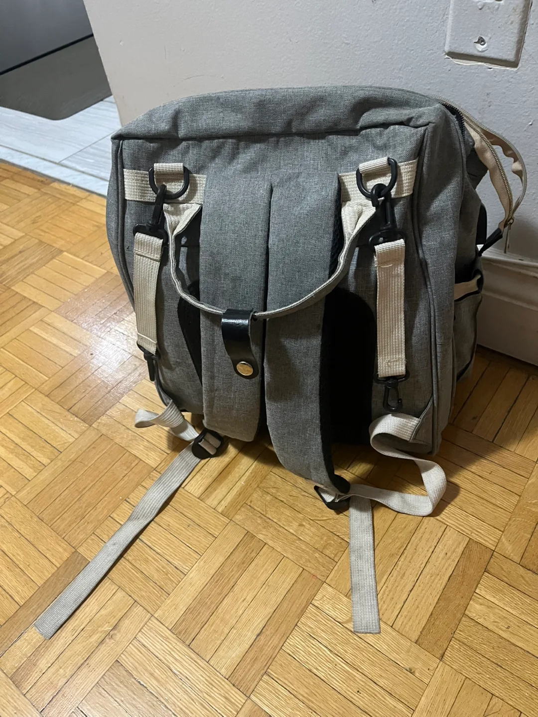 Grey Diaper Backpack with Multiple Pockets image indicator(4)