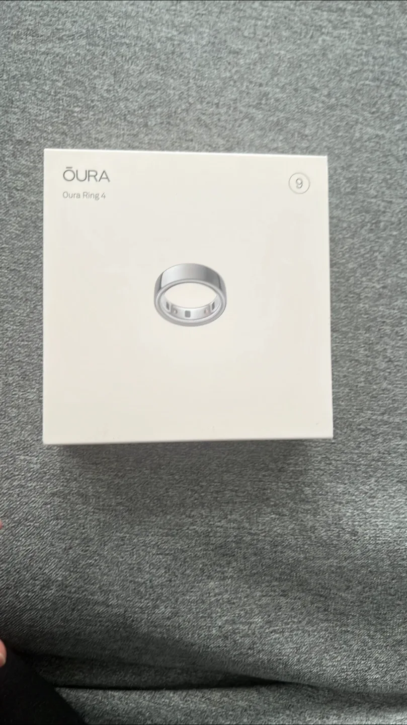 Oura Ring 4 - Silver - Size 9 thumbnail