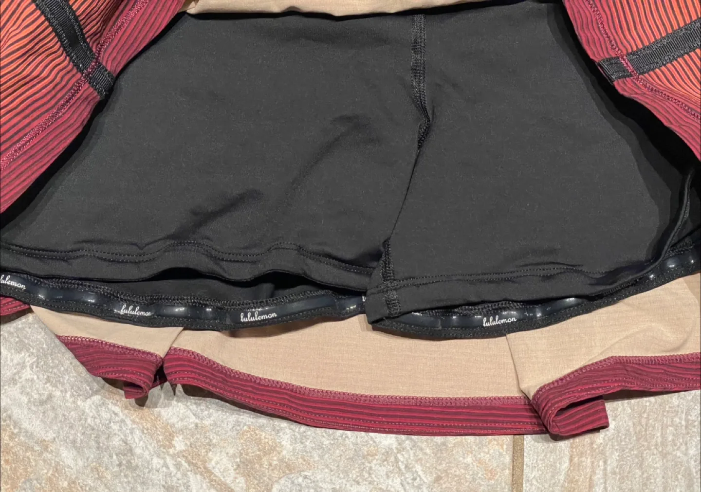 Lululemon Run: Pace Rival Skirt Size 8 image indicator(2)