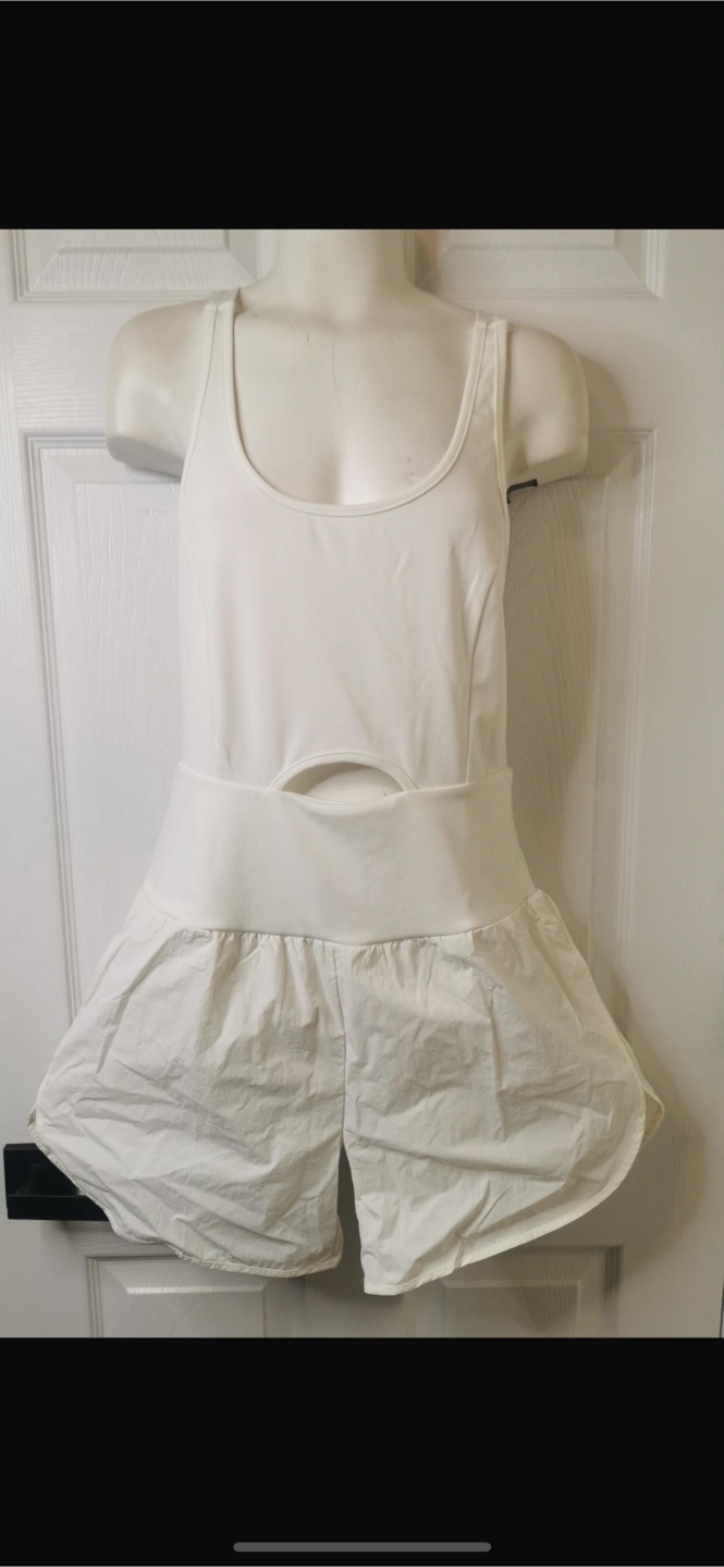 NEW! Women's White Cut-Out Activewear Romper - photo 5